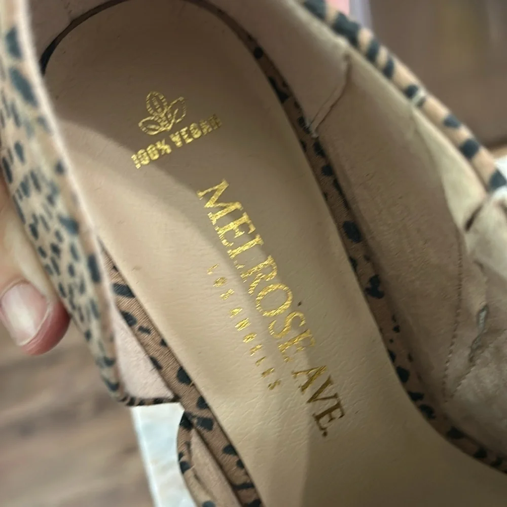 Melrose Ave  Los Angeles 100% Vegan Cheetah Bootie size 9